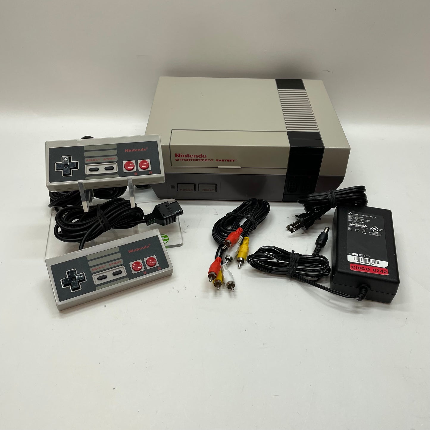 Nintendo Entertainment System NES Video Game Console NES-001 Gray