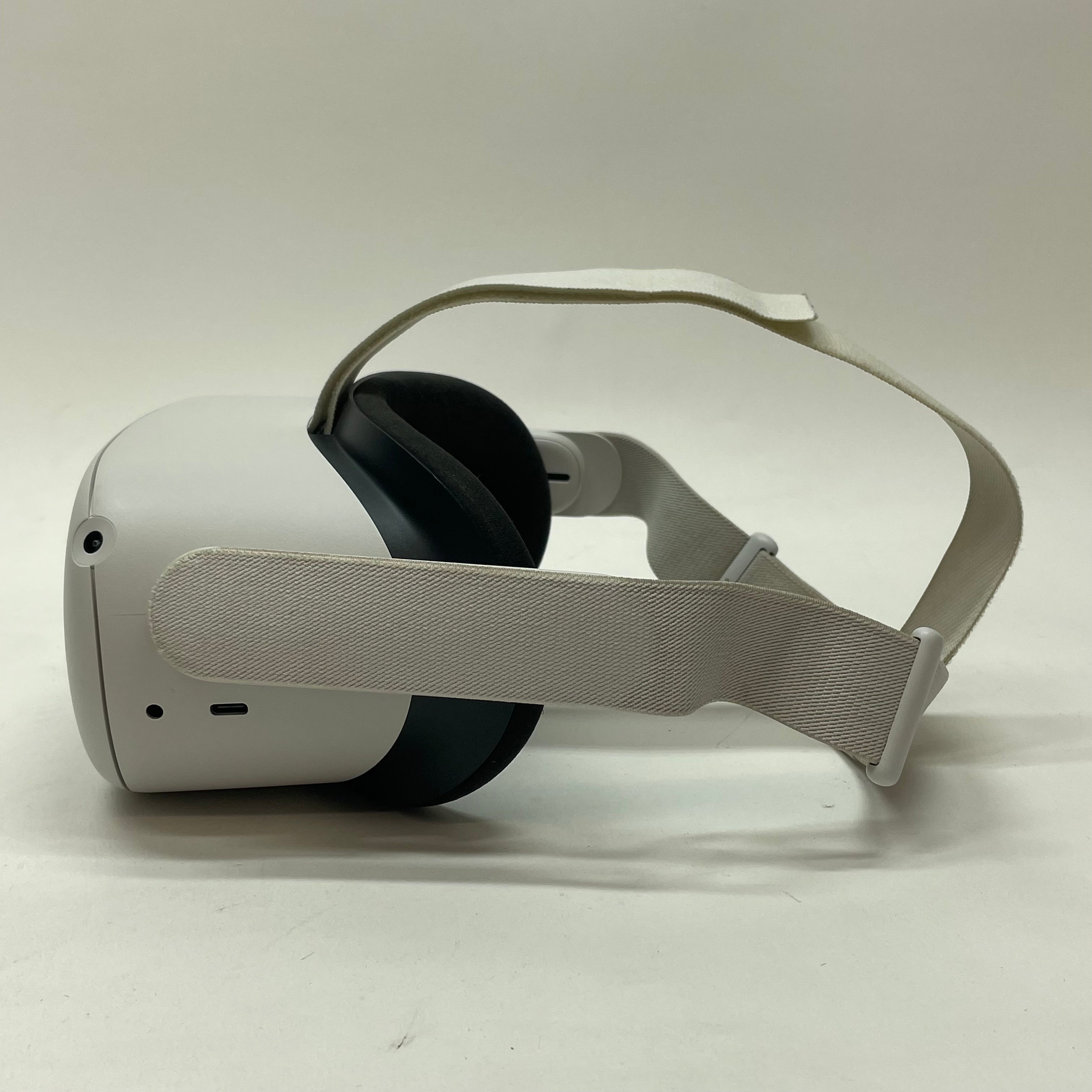 Oculus Quest 2 64GB Standalone All-in-One VR Headset KW49CM