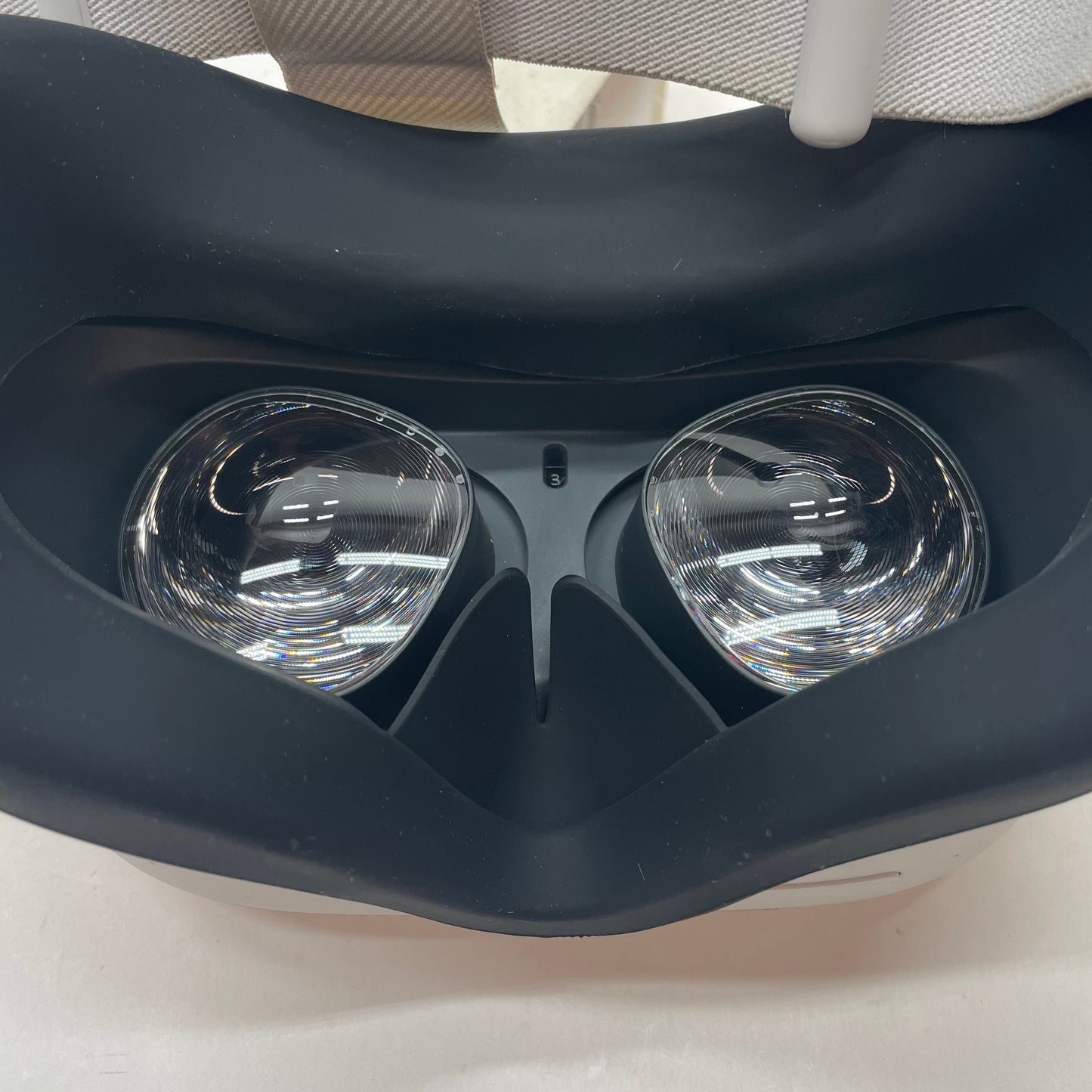 Oculus Quest 2 64GB Standalone All-in-One VR Headset KW49CM