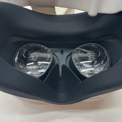 Oculus Quest 2 64GB Standalone All-in-One VR Headset KW49CM