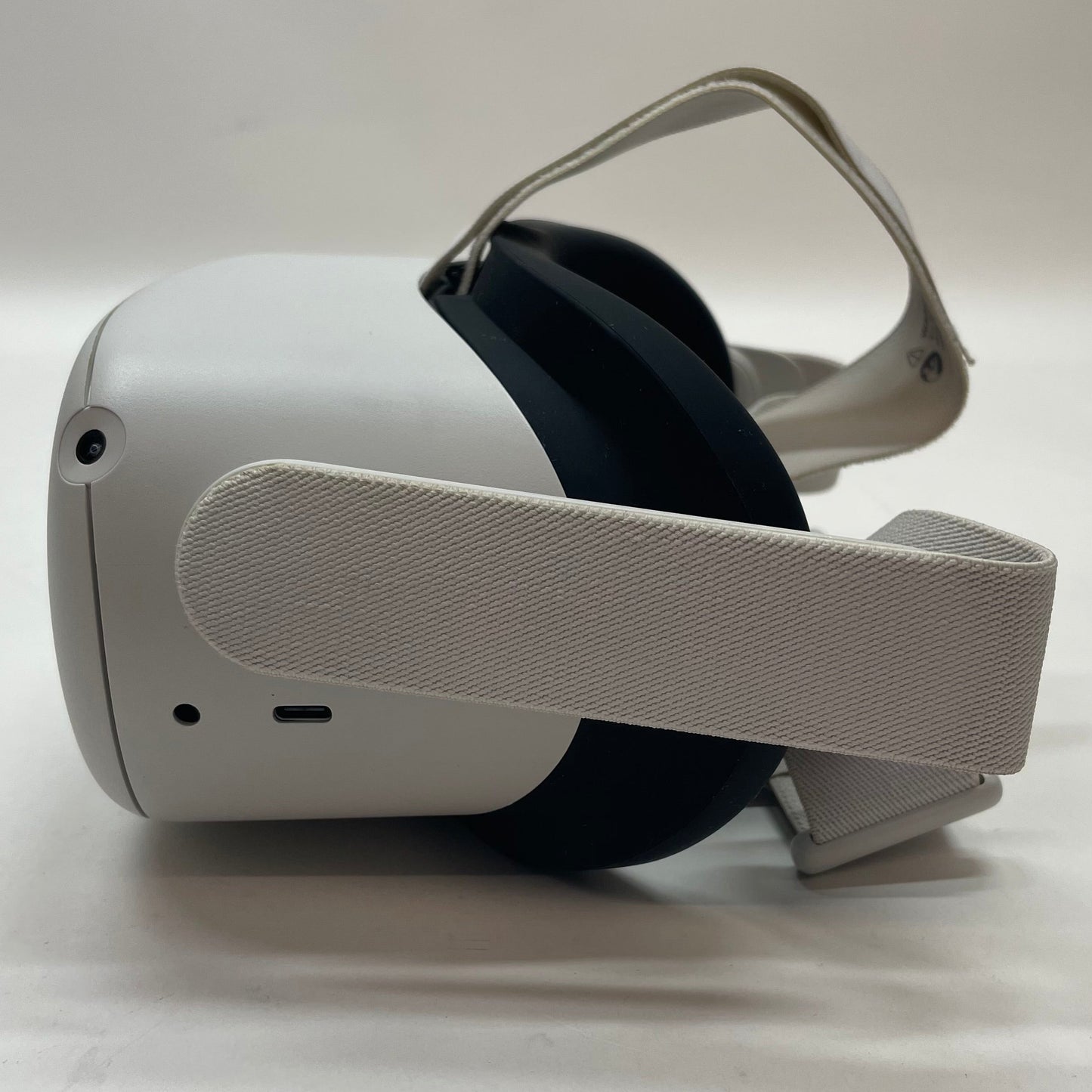 Oculus Quest 2 64GB Standalone All-in-One VR Headset KW49CM