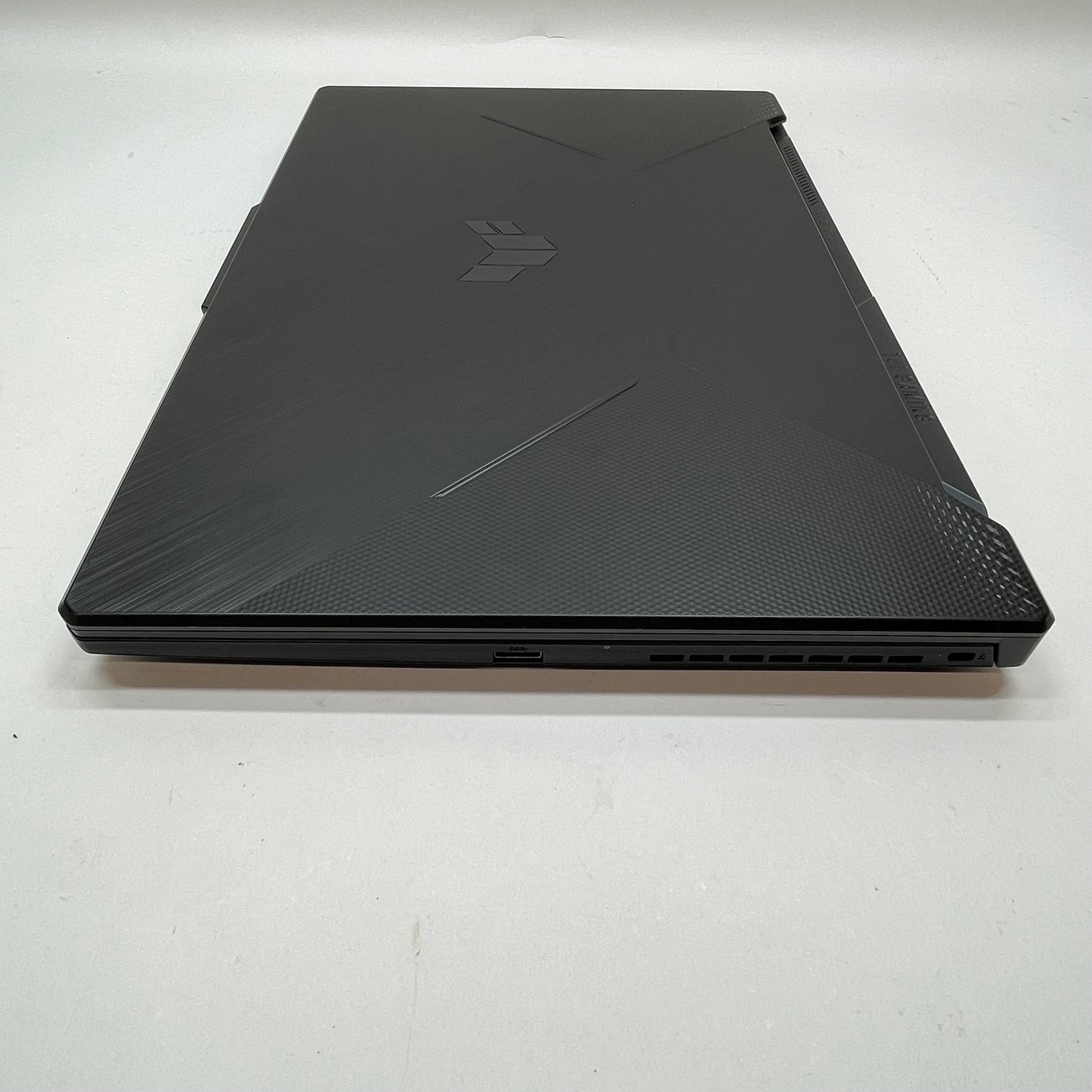 Asus TUF A17 FA706N 17.3" Ryzen 5 7535HS 3.3GHz 8GB RAM 512GB GeForce RTX 2050