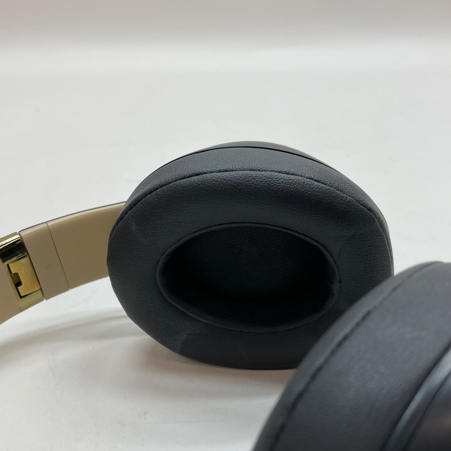 Beats Studio3 Wireless On-Ear Bluetooth Headphones Shadow Gray