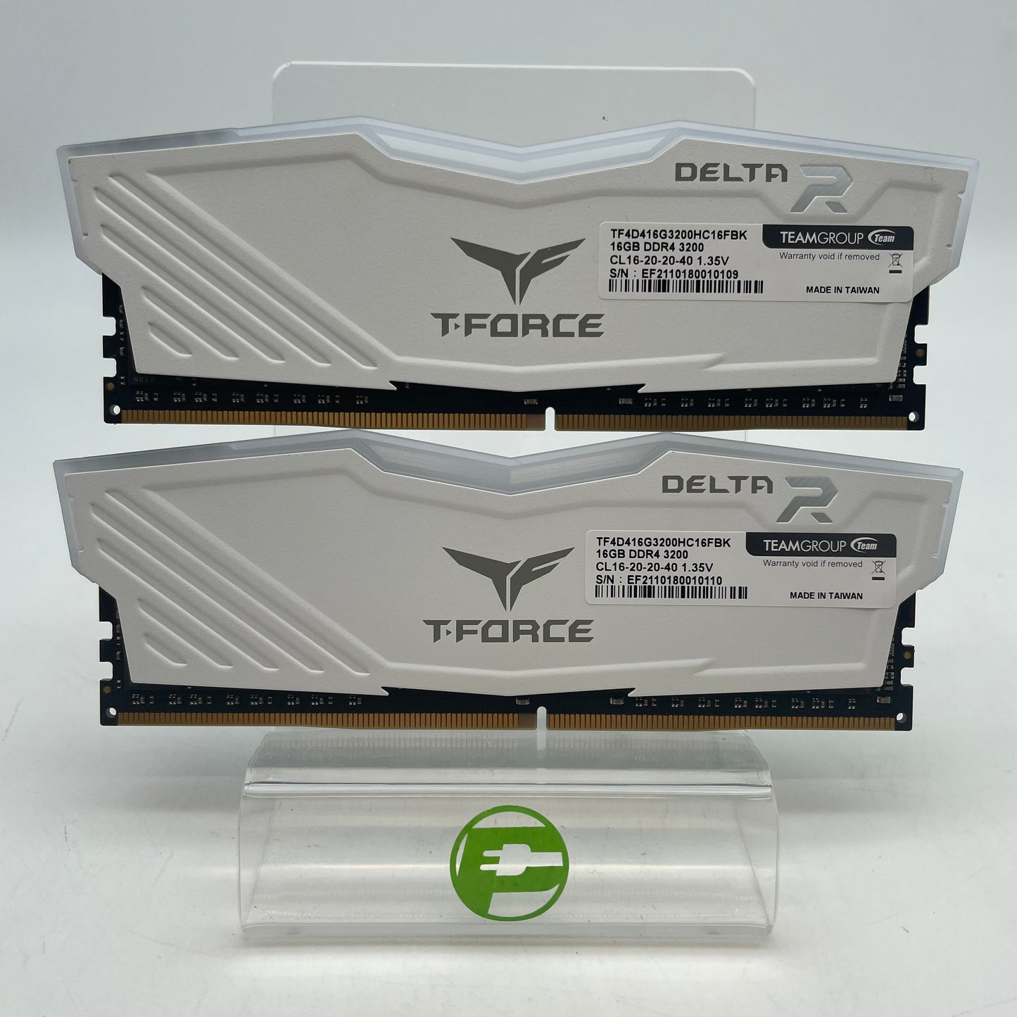 TeamGroup T-Force Delta RGB 16GB (2x8GB) RAM DDR4 3200MHz TF4D416G3200HC16FBK
