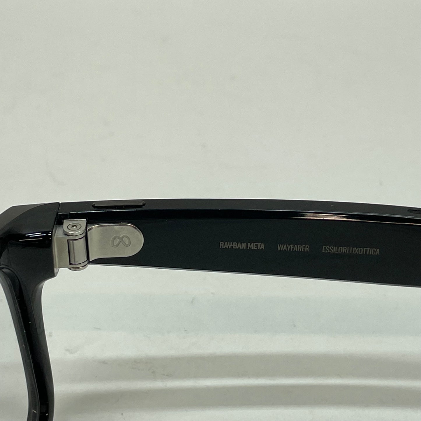 Ray-Ban Stories Wayfarer Shiny Black Standard 1AT2414A00 AI Smart Glasses